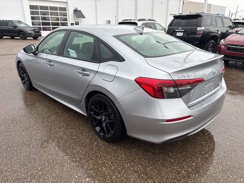 Used 2024 Honda Civic Sport image 4