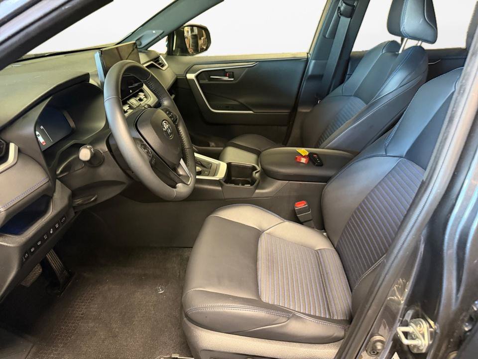 Certified 2024 Toyota RAV4 XSE w/ Advanced Technology Package AWD/4WD image 11
