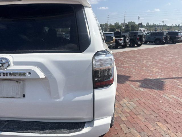 Used 2018 Toyota 4Runner SR5 Premium AWD/4WD image 11