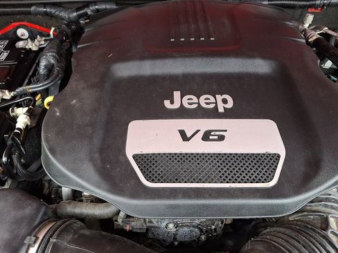 Used 2017 Jeep Wrangler Unlimited Sport w/ Quick Order Package 24S AWD/4WD image 27