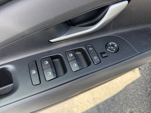 New 2025 Hyundai Elantra Hybrid FWD image 18
