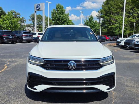Certified 2023 Volkswagen Tiguan SE R-Line FWD image 8
