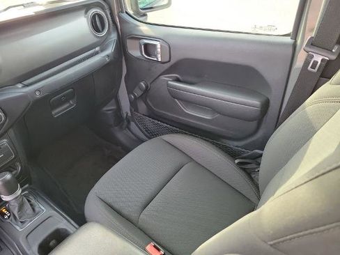 Used 2022 Jeep Gladiator Sport AWD/4WD image 18