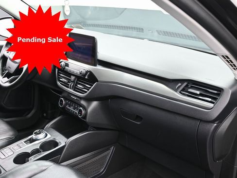 Used 2022 Ford Escape Titanium image 36