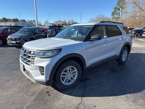 New 2026 Ford Explorer Active image 7