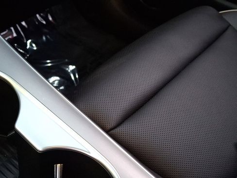 Certified 2026 Genesis GV70 2.5T Advanced image 26