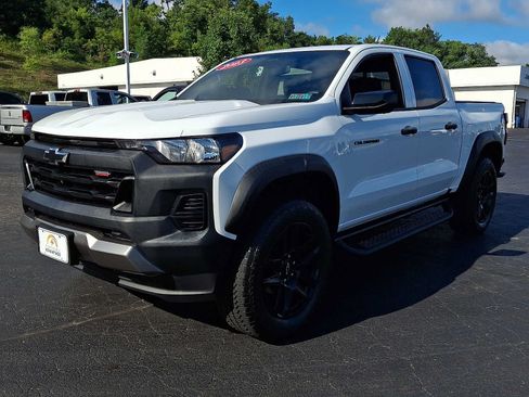 Used 2023 Chevrolet Colorado Trail Boss w/ Technology Package AWD/4WD image 3