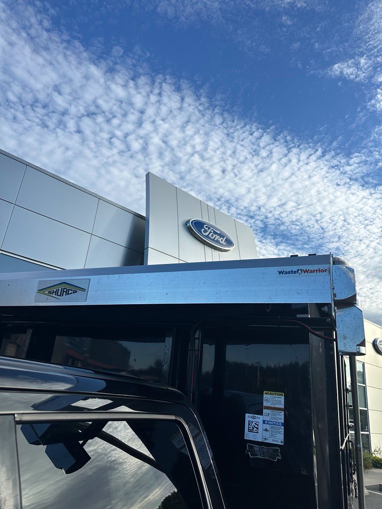 Used 2026 Ford F550 4x4 Crew Cab w/ XLT Value Package image 3