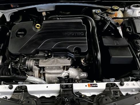 Used 2022 Chevrolet Malibu LT FWD image 9