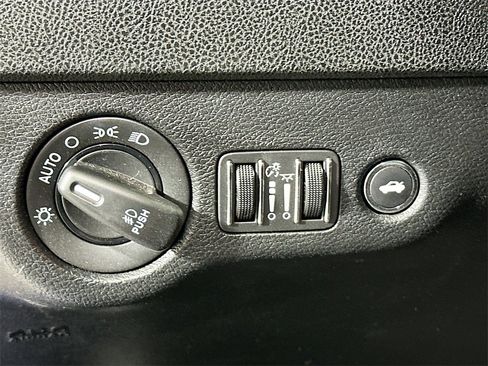 Used 2022 Dodge Charger SXT w/ Blacktop Package image 11