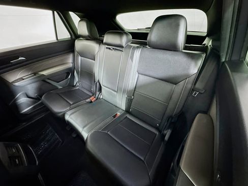 Used 2022 Volkswagen Atlas Cross Sport SEL R-Line image 23