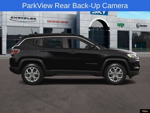 New 2025 Jeep Compass Latitude image 12