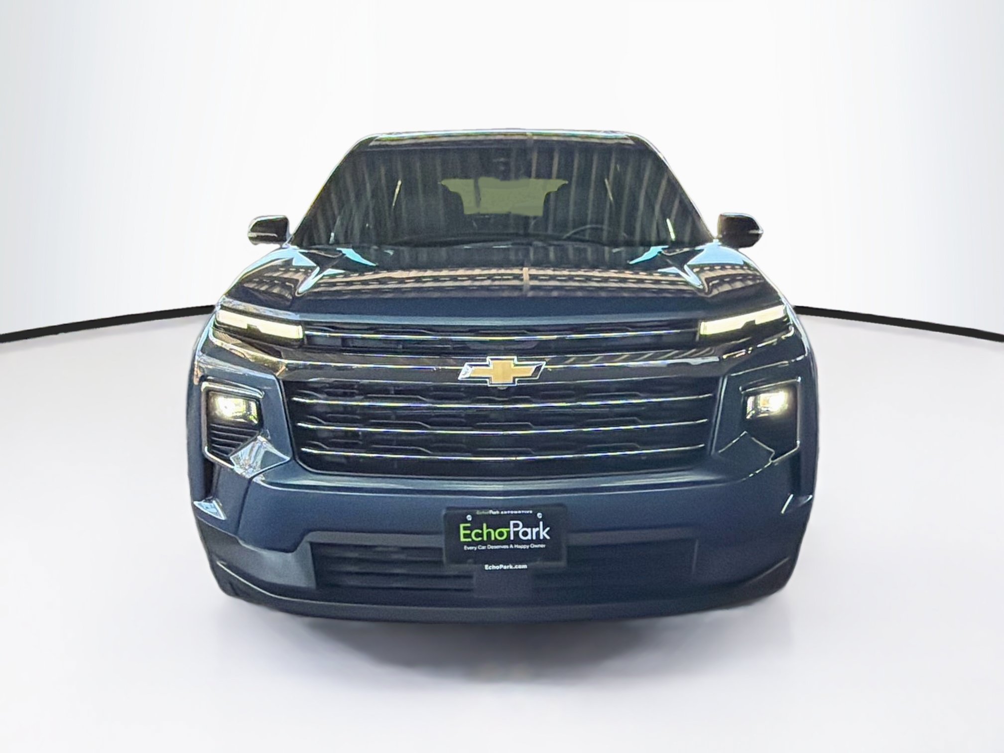 Used 2025 Chevrolet Traverse LT AWD/4WD image 2