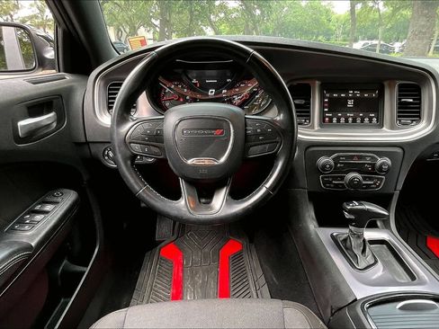 Used 2020 Dodge Charger SXT w/ Blacktop Package RWD image 8