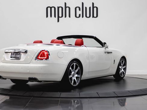 Used 2017 Rolls-Royce Dawn RWD image 18