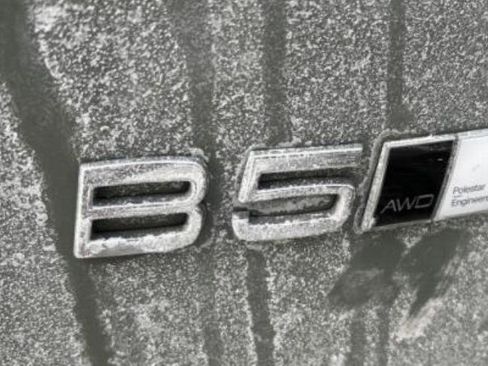 Used 2023 Volvo XC40 B5 Ultimate w/ Protection Package Premier image 9