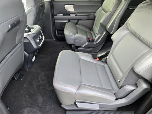 New 2025 Ford Expedition Max Active image 9