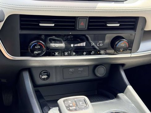 Certified 2025 Nissan Rogue SV AWD/4WD image 21
