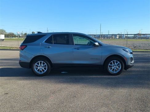 Used 2024 Chevrolet Equinox LT image 2
