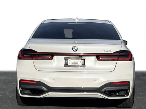 Used 2020 BMW 740i w/ M Sport Package image 25