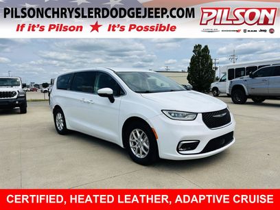 Used 2023 Chrysler Pacifica Touring-L