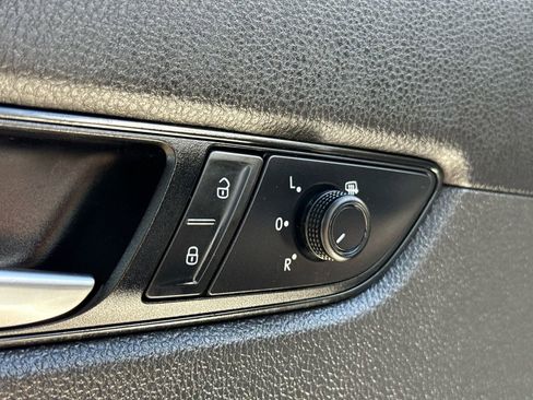 Used 2021 Volkswagen Passat 2.0T SE image 12