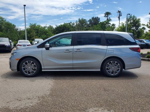 New 2026 Honda Odyssey Touring image 8
