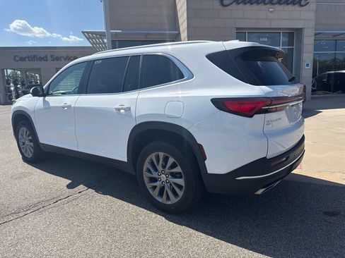 Used 2025 Buick Enclave Preferred AWD/4WD image 5