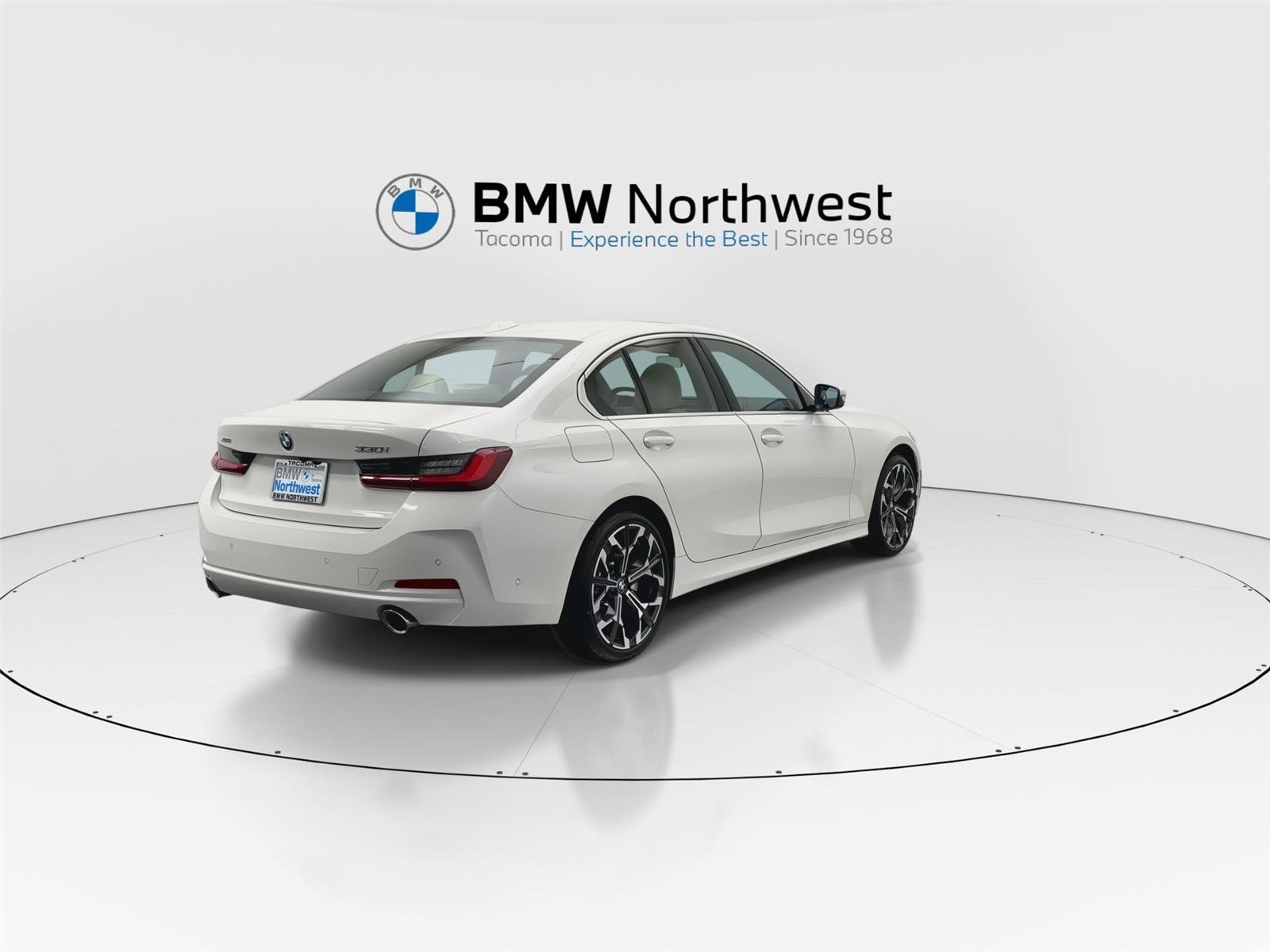 Used 2026 BMW 330i xDrive Sedan w/ Parking Assistance Package AWD/4WD image 3