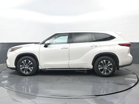 Used 2021 Toyota Highlander XLE image 7