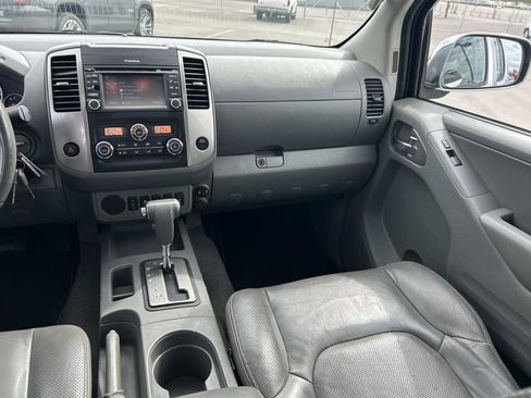 Used 2019 Nissan Frontier SL RWD image 18