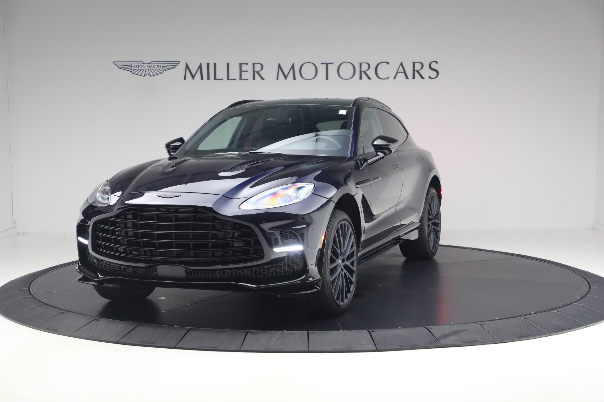 Used 2025 Aston Martin DBX 707 AWD/4WD image 3