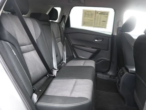 Used 2025 Nissan Rogue SV FWD image 15