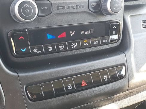 Used 2025 RAM ProMaster 2500 w/ Convenience Group FWD image 23
