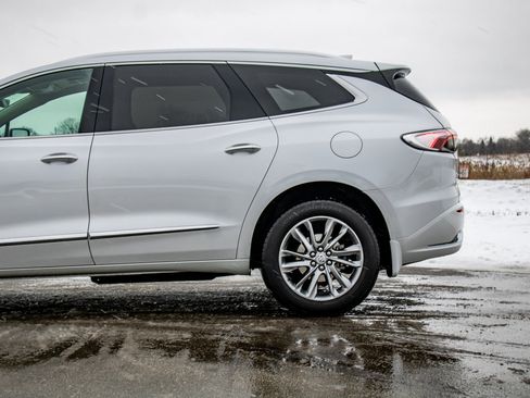 Used 2023 Buick Enclave Avenir w/ Avenir Technology Package image 43