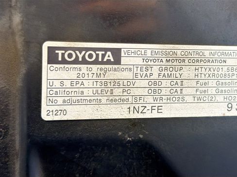 Used 2017 Toyota Yaris L image 16