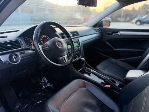 Used 2015 Volkswagen Passat 1.8T Wolfsburg Edition image 12