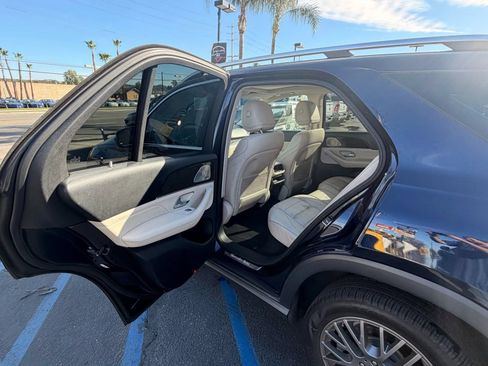 Used 2021 Mercedes-Benz GLE 350 4MATIC w/ Premium Package image 16