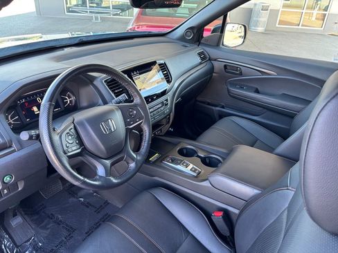 Used 2025 Honda Passport TrailSport image 9