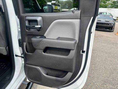 Used 2019 Chevrolet Silverado 1500 Custom w/ Custom Convenience Package AWD/4WD image 20
