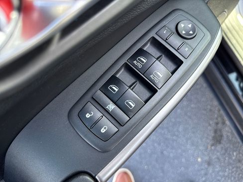 Used 2019 Jeep Cherokee Latitude Plus w/ Cold Weather Group image 13