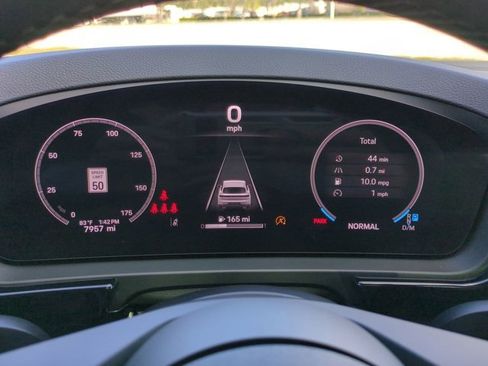 Used 2025 Porsche Cayenne image 26