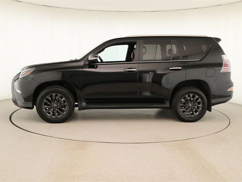 Used 2021 Lexus GX 460 Premium w/ Premium Package image 2