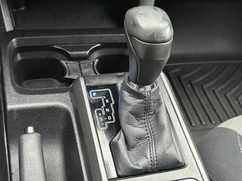 Used 2021 Toyota Tacoma TRD Off-Road image 24