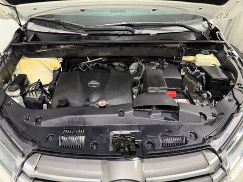 Used 2018 Toyota Highlander Limited AWD/4WD image 32