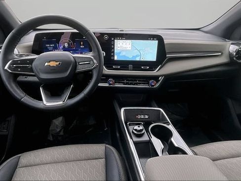 Used 2026 Chevrolet Equinox LT w/ Convenience Package II AWD/4WD image 5