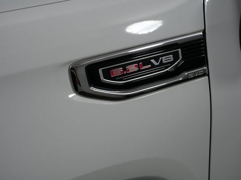 Used 2019 GMC Sierra 1500 SLT w/ SLT Premium Plus Package AWD/4WD image 14