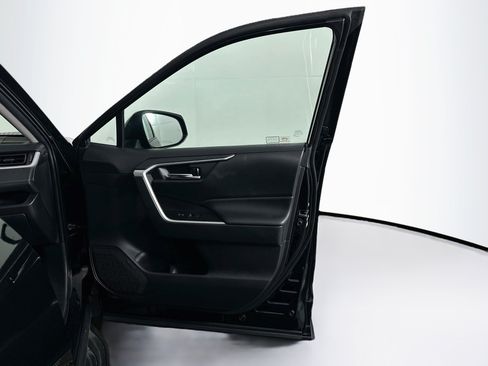 Used 2021 Toyota RAV4 XLE Premium AWD/4WD image 32