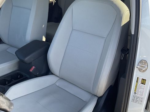 Used 2018 Volkswagen Tiguan SE image 6