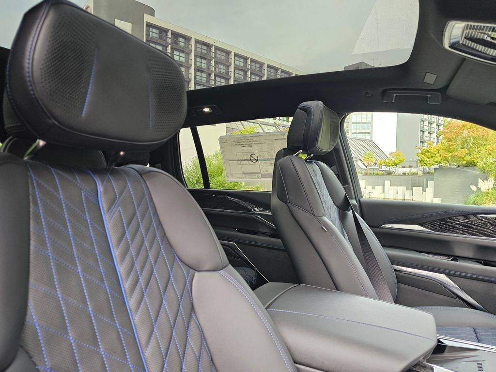 New 2026 Cadillac Escalade IQ Luxury 1 w/ LPO, Floor Liner Package AWD/4WD image 10